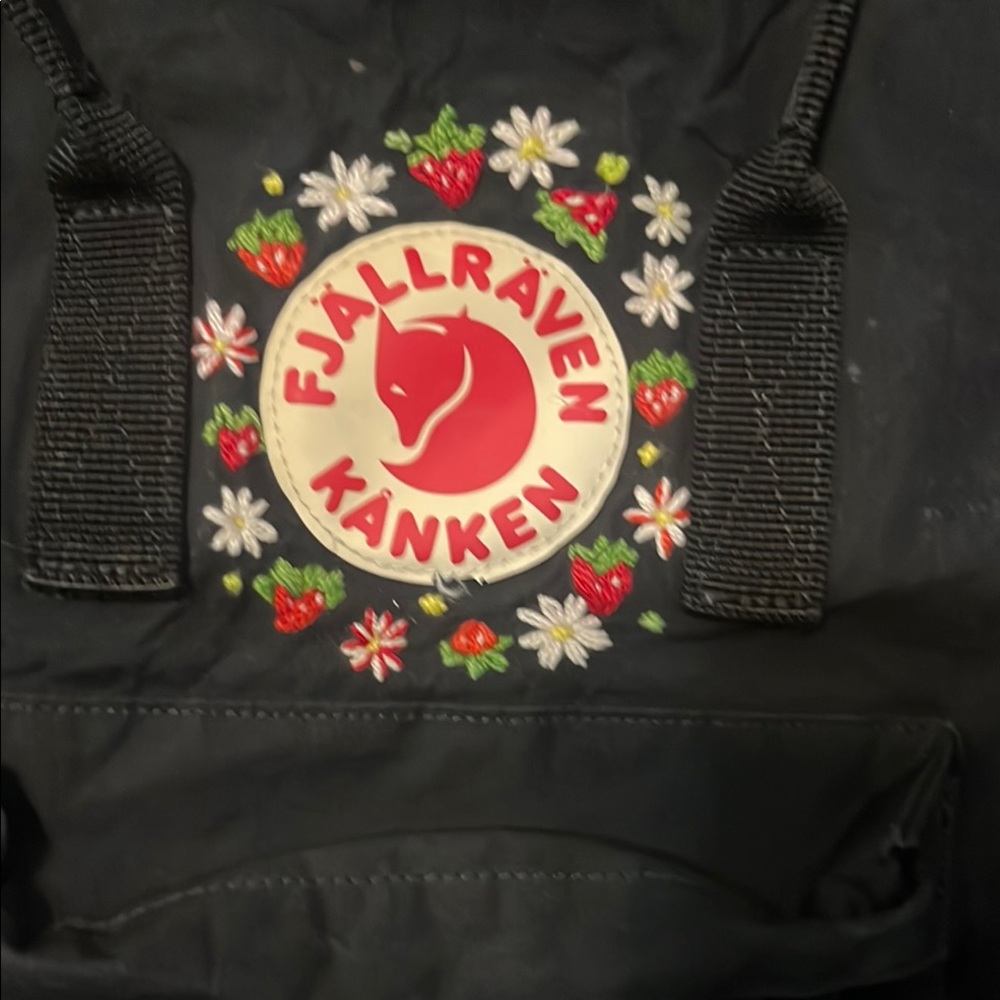 Original Embroidery Kanken
Black Backpack